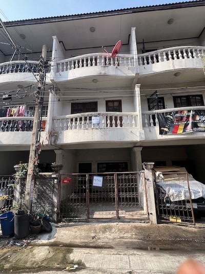 🧨-ถูกเหมือนได้เปล่า-ทาวน์เฮ้าส์-3-ชั้น-พื้นที่เยอะ-จอดรถ-2-คัน-🚗-มอมรชัย-3-ซอย-7-เพียง-165-ลบ