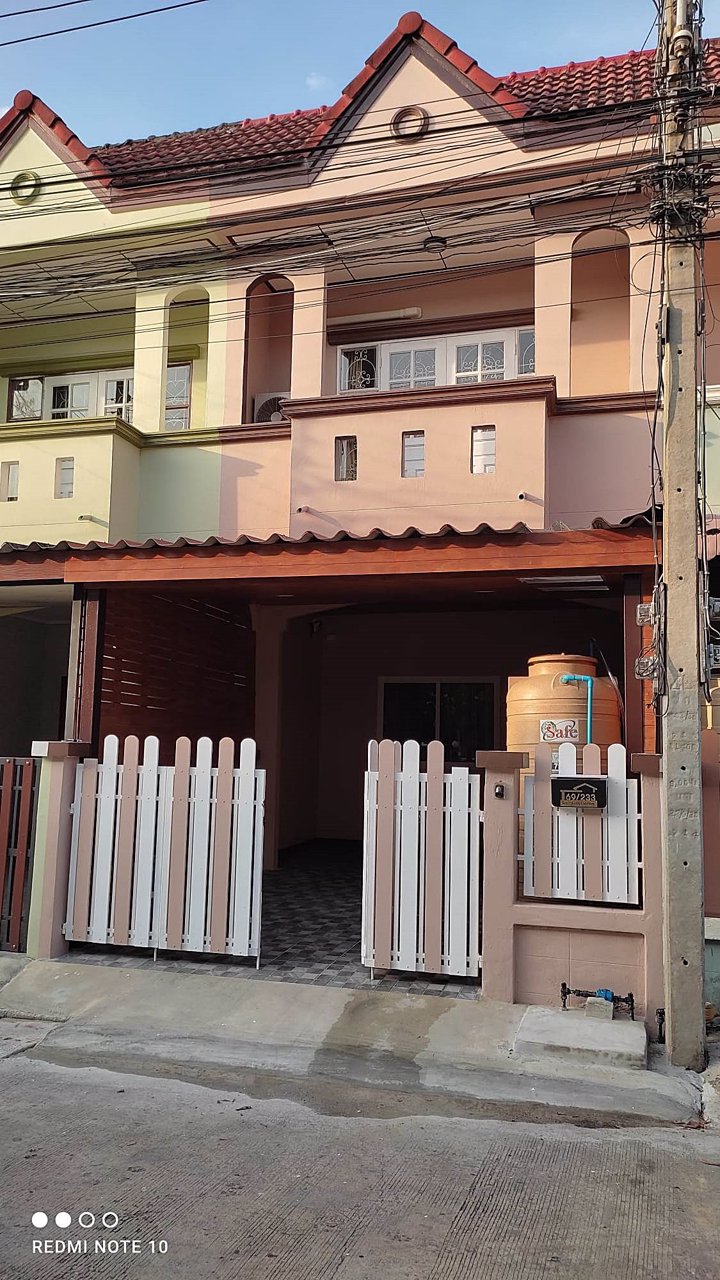 ขายทาวน์เฮ้าส์รีโนเวทใหม่-ขายถูก-บ้านสมาร์ทโฮม-เฟอร์ฯครบ-แต่งสวย-พร้อมอยู่-เจ้าของขายเอง-ฟรีโอน