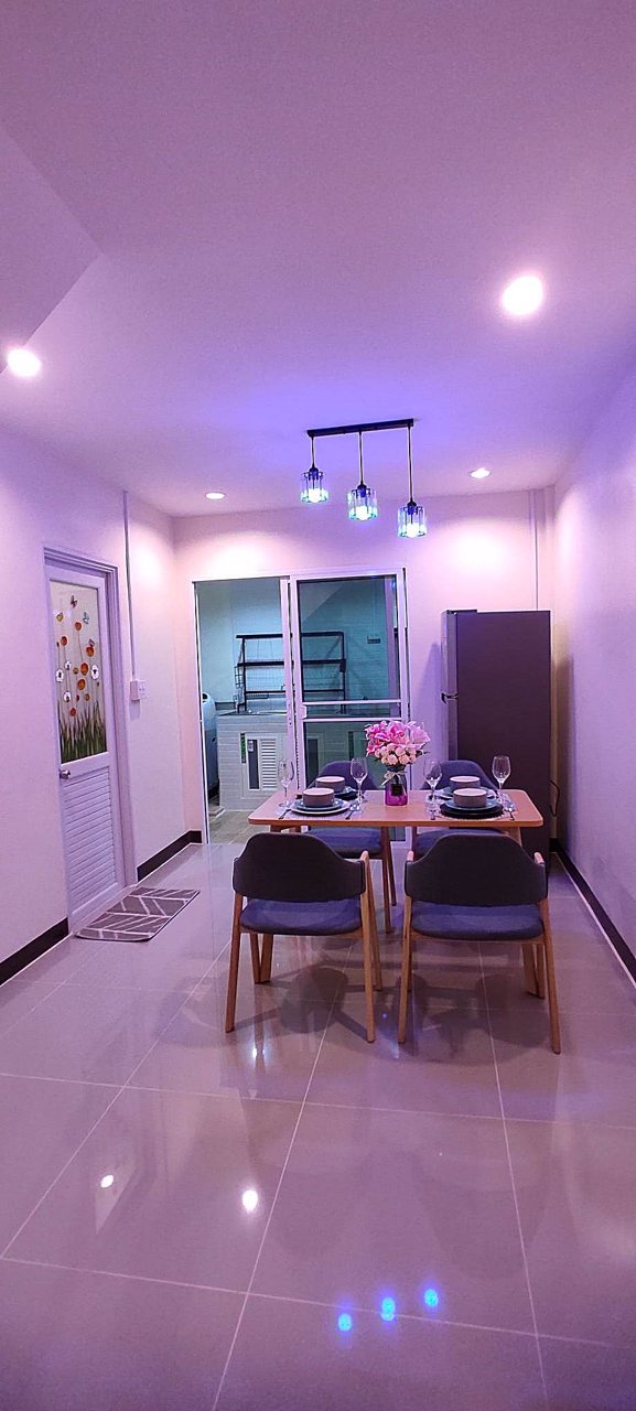 ขายทาวน์เฮ้าส์รีโนเวทใหม่-ขายถูก-บ้านสมาร์ทโฮม-เฟอร์ฯครบ-แต่งสวย-พร้อมอยู่-เจ้าของขายเอง-ฟรีโอน