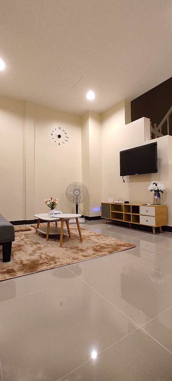 ขายทาวน์เฮ้าส์รีโนเวทใหม่-ขายถูก-บ้านสมาร์ทโฮม-เฟอร์ฯครบ-แต่งสวย-พร้อมอยู่-เจ้าของขายเอง-ฟรีโอน