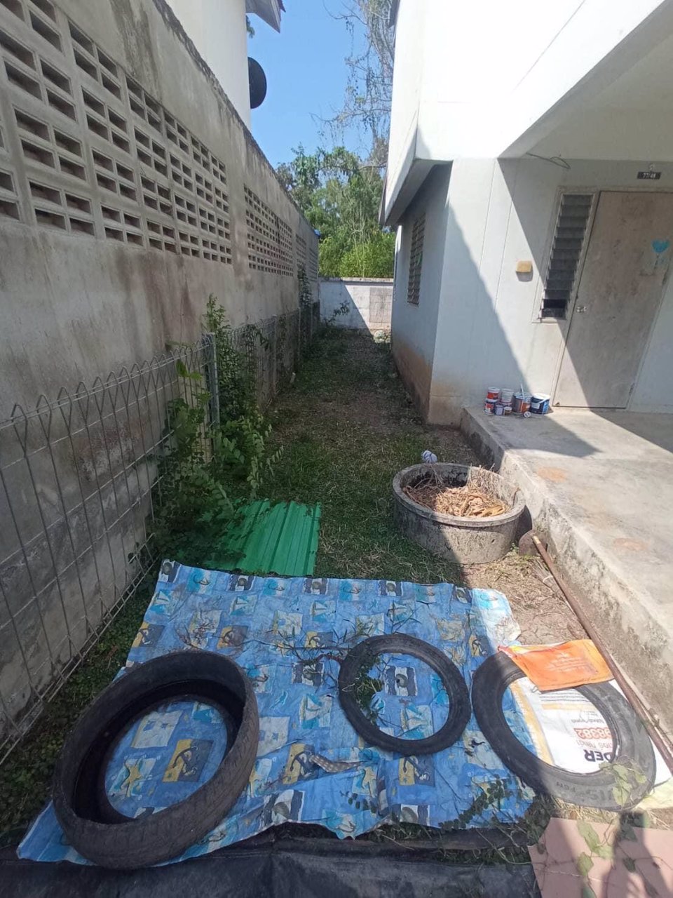 ขายบ้านเอื้ออาทร-ขายสองหลังคู่-อพนมสารคาม-ต้นซอย-ฟรีโอน