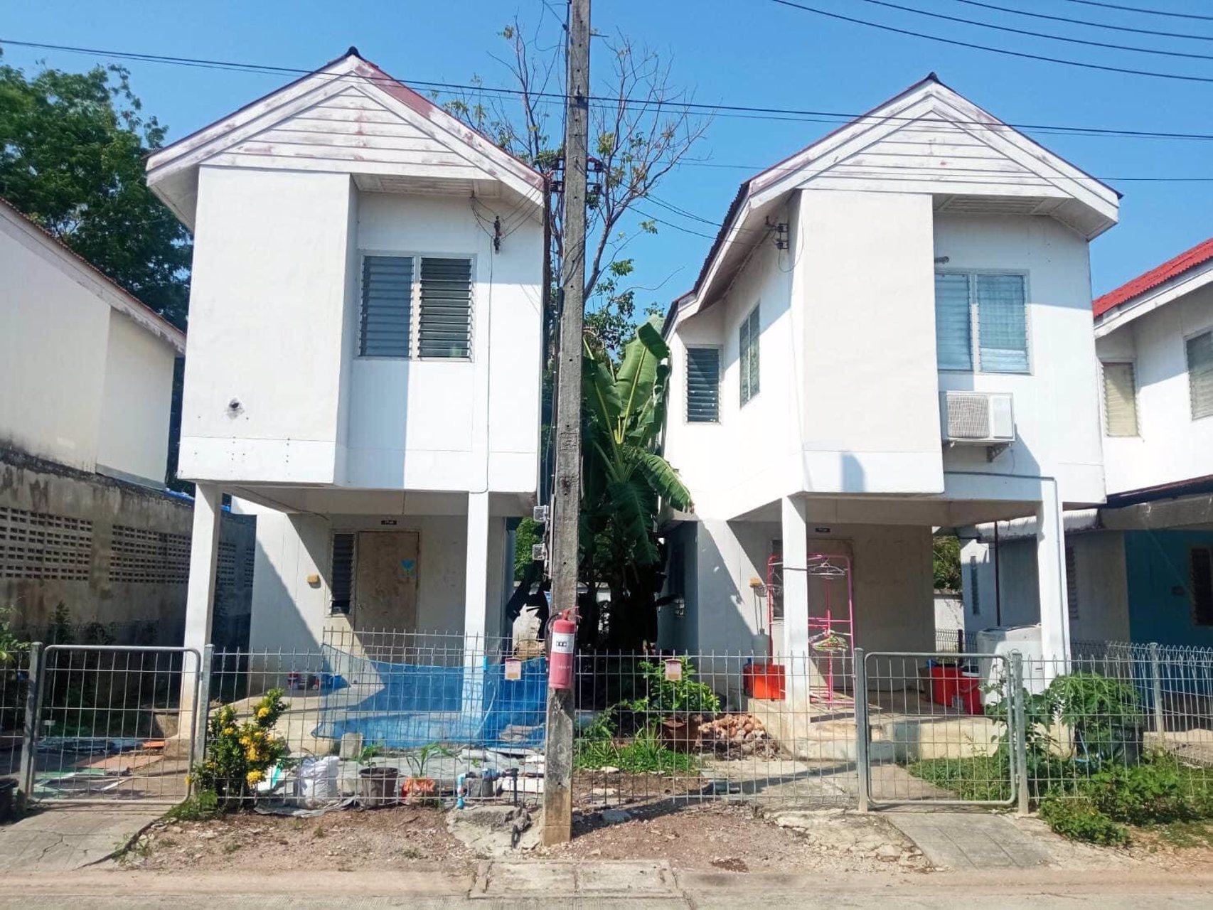 ขายบ้านเอื้ออาทร-ขายสองหลังคู่-อพนมสารคาม-ต้นซอย-ฟรีโอน