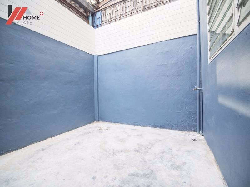 1002-ทาวน์เฮ้าส์พร้อมอยู่-ทำเลดีใกล้ถนนเมนเเละรถไฟฟ้า