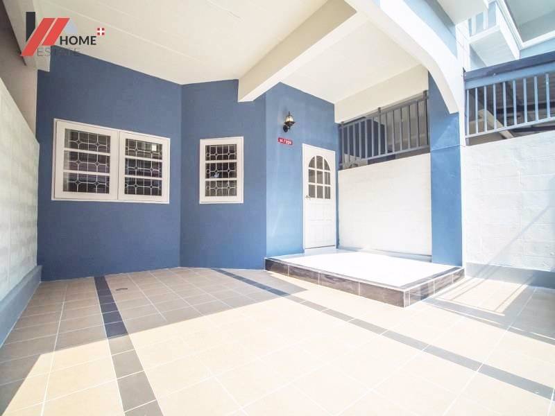 1002-ทาวน์เฮ้าส์พร้อมอยู่-ทำเลดีใกล้ถนนเมนเเละรถไฟฟ้า