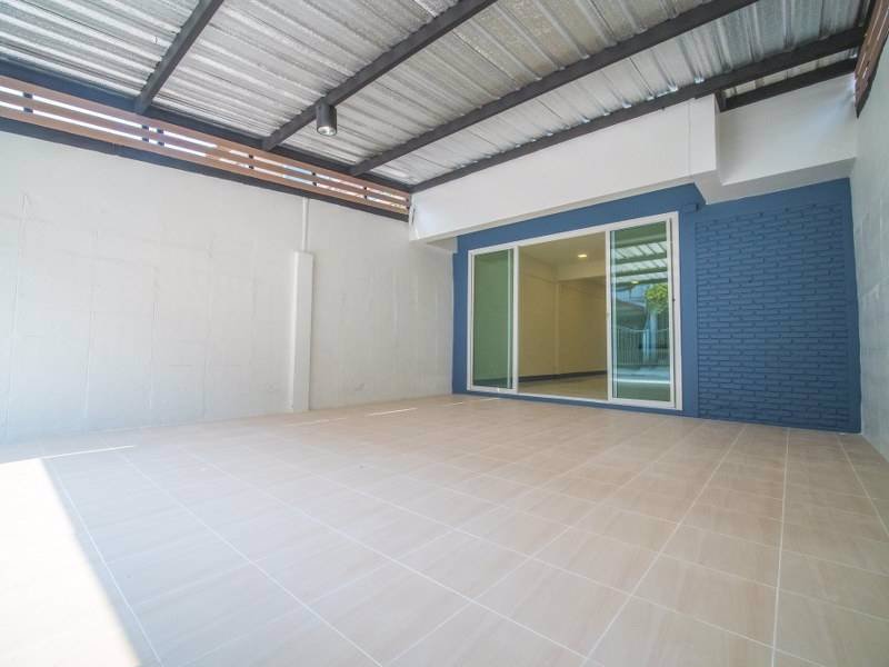 1007-ขายทาวน์เฮ้าส์หมู่บ้านสวัสดิการกทมพร้อมอยู่ข้างเซ็นทรัลแจ้งวัฒนะ-ใกล้แนวรถไฟฟ้าสายสีชมพู