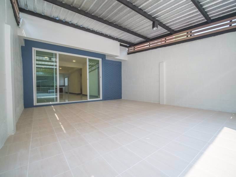 1007-ขายทาวน์เฮ้าส์หมู่บ้านสวัสดิการกทมพร้อมอยู่ข้างเซ็นทรัลแจ้งวัฒนะ-ใกล้แนวรถไฟฟ้าสายสีชมพู