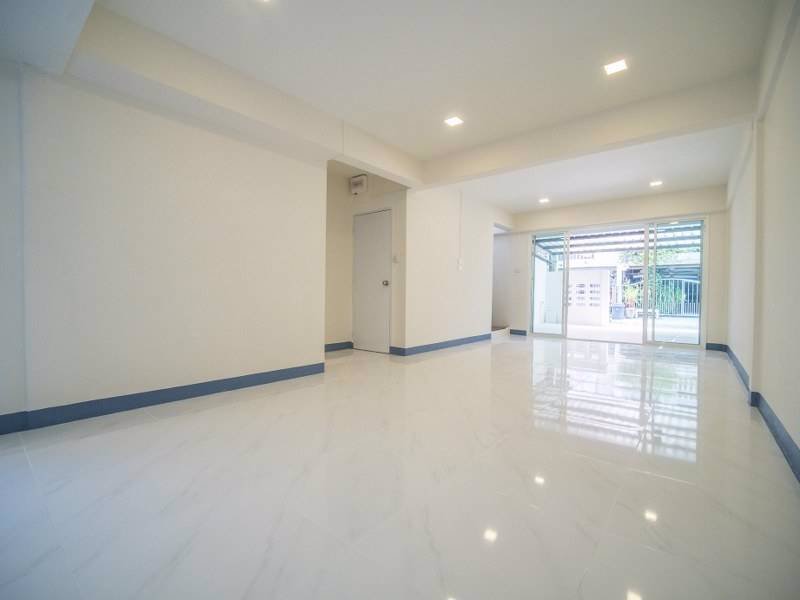 1007-ขายทาวน์เฮ้าส์หมู่บ้านสวัสดิการกทมพร้อมอยู่ข้างเซ็นทรัลแจ้งวัฒนะ-ใกล้แนวรถไฟฟ้าสายสีชมพู