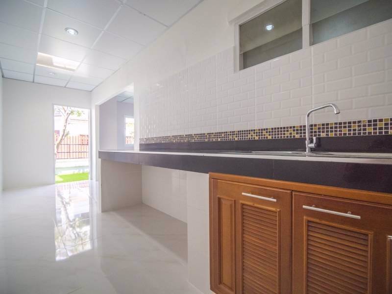 1021ซื้อบ้านหลังมุมได้ในราคาทาวน์เฮ้าส์-ฟังก์ชั่นคล้ายบ้านแฝด