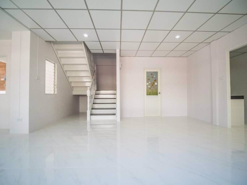 1021ซื้อบ้านหลังมุมได้ในราคาทาวน์เฮ้าส์-ฟังก์ชั่นคล้ายบ้านแฝด