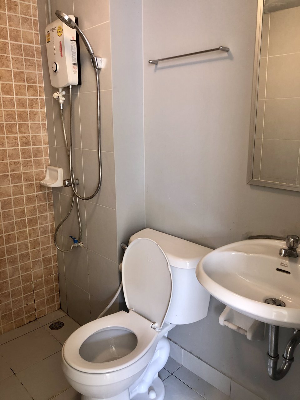 ให้เช่าห้องคอนโด-ห้องใหม่-ราคาถูก-ลุมพินี-ทาวน์ชิป-รังสิต-คลอง-1