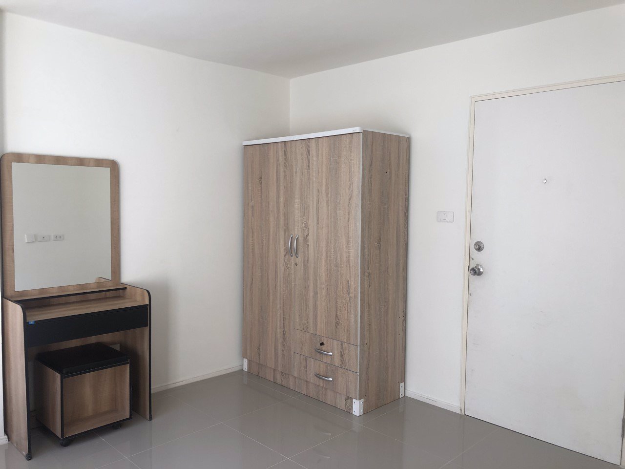 ให้เช่าห้องคอนโด-ห้องใหม่-ราคาถูก-ลุมพินี-ทาวน์ชิป-รังสิต-คลอง-1