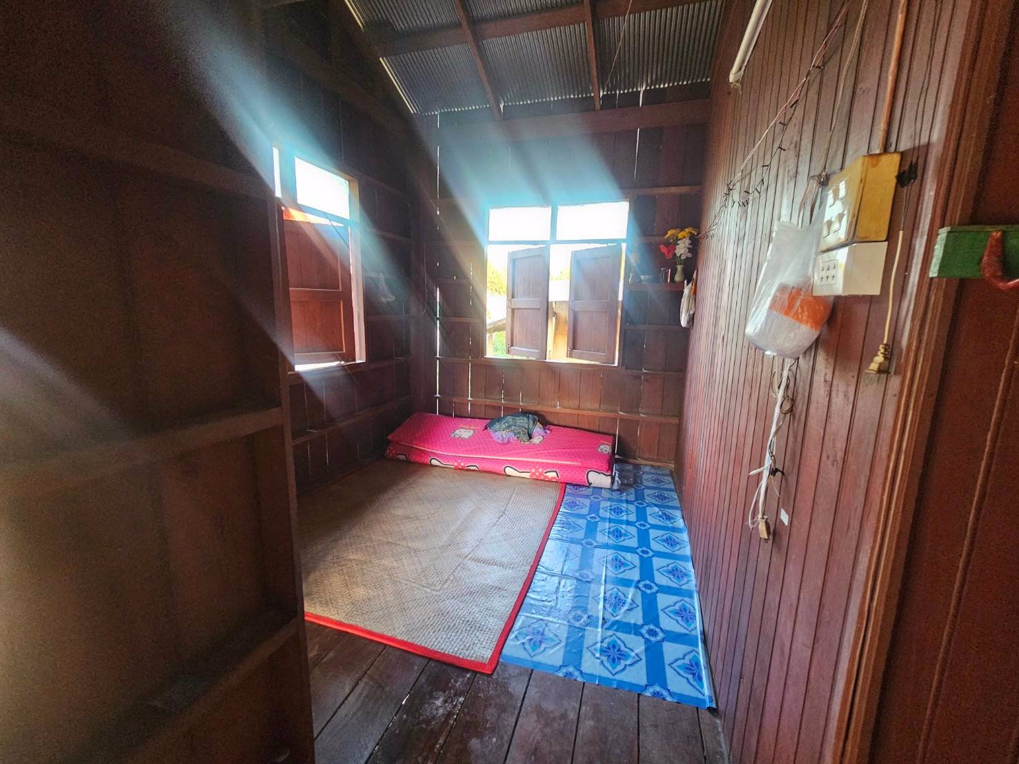 ขายที่ดินพร้อมสิ่งปลูกสร้างติดถนน-2ด้านแปลงมุม-แม่ตาว-อำเภอแม่สอด