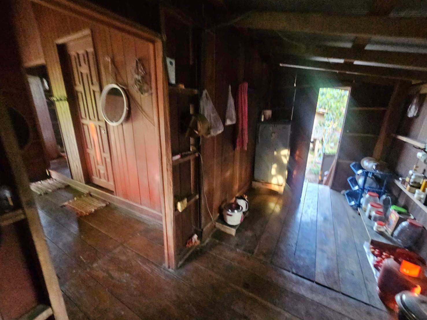 ขายที่ดินพร้อมสิ่งปลูกสร้างติดถนน-2ด้านแปลงมุม-แม่ตาว-อำเภอแม่สอด