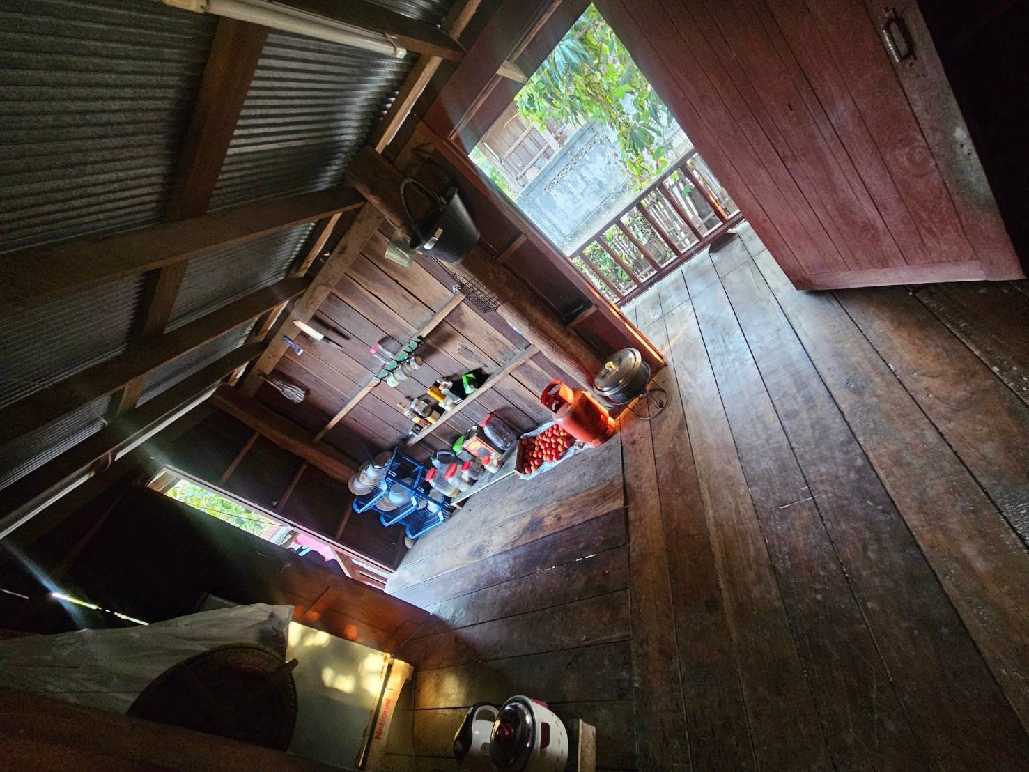 ขายที่ดินพร้อมสิ่งปลูกสร้างติดถนน-2ด้านแปลงมุม-แม่ตาว-อำเภอแม่สอด