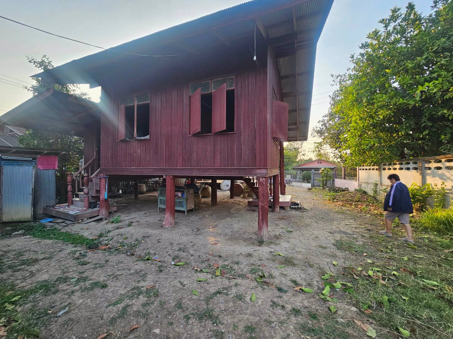 ขายที่ดินพร้อมสิ่งปลูกสร้างติดถนน-2ด้านแปลงมุม-แม่ตาว-อำเภอแม่สอด