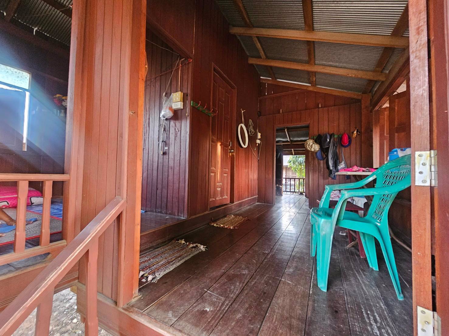 ขายที่ดินพร้อมสิ่งปลูกสร้างติดถนน-2ด้านแปลงมุม-แม่ตาว-อำเภอแม่สอด