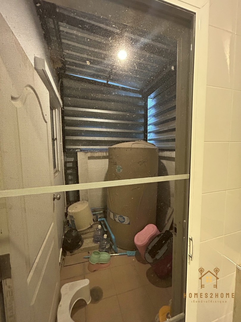 ทาวน์โฮมย่านโชคชัย-4-ราคา-ดีมากก-หลังมุมถนนเมน-พร้อมตกแต่ง-โครงการบ้านกลางเมืองโชคชัย-4-ซอย-50