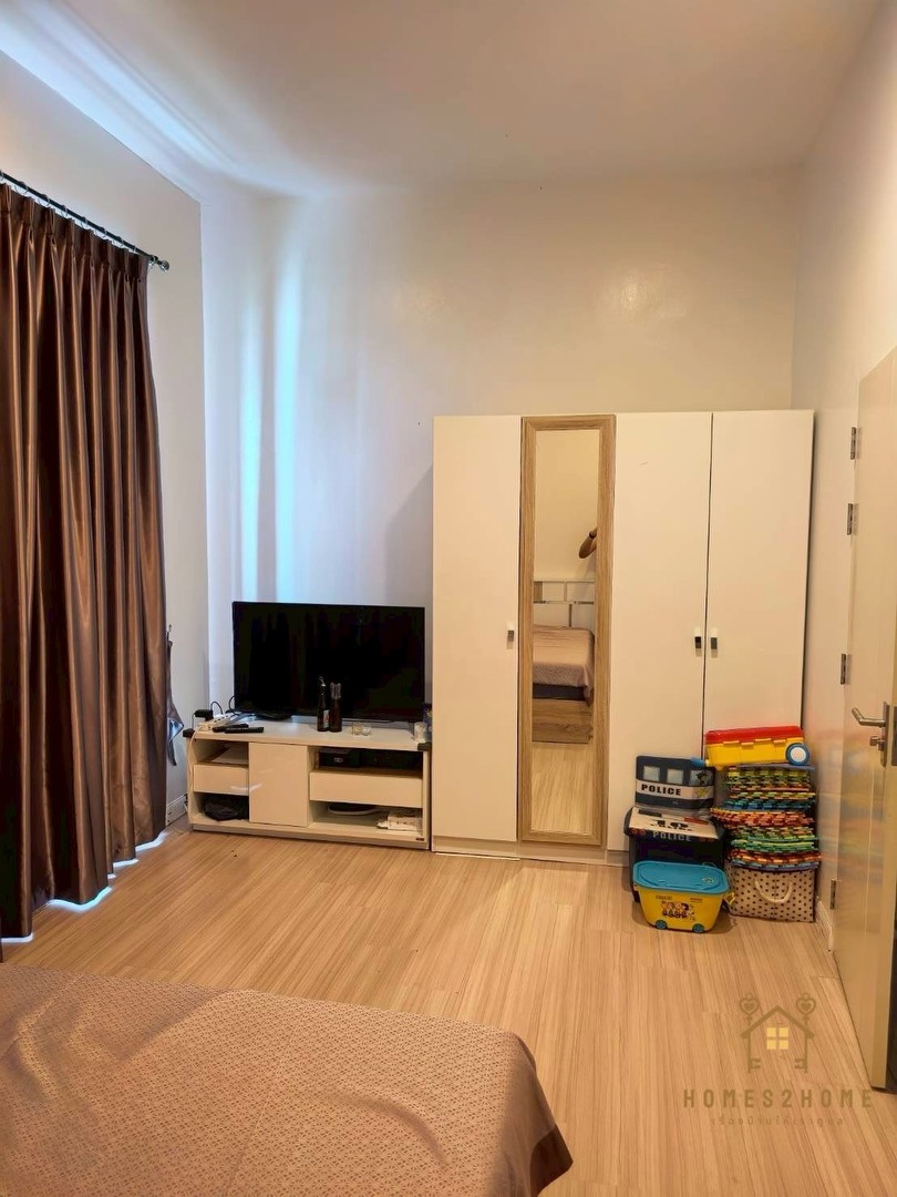 ทาวน์โฮมย่านโชคชัย-4-ราคา-ดีมากก-หลังมุมถนนเมน-พร้อมตกแต่ง-โครงการบ้านกลางเมืองโชคชัย-4-ซอย-50