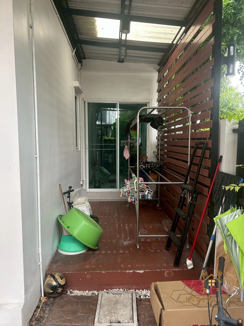 ทาวน์โฮมย่านโชคชัย-4-ราคา-ดีมากก-หลังมุมถนนเมน-พร้อมตกแต่ง-โครงการบ้านกลางเมืองโชคชัย-4-ซอย-50