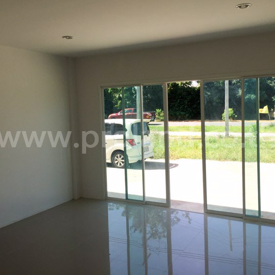 ขายตึกใหม่-ริมถนนพุหวาย-ชะอำ-ทำเลดีมาก-กู้เต็ม