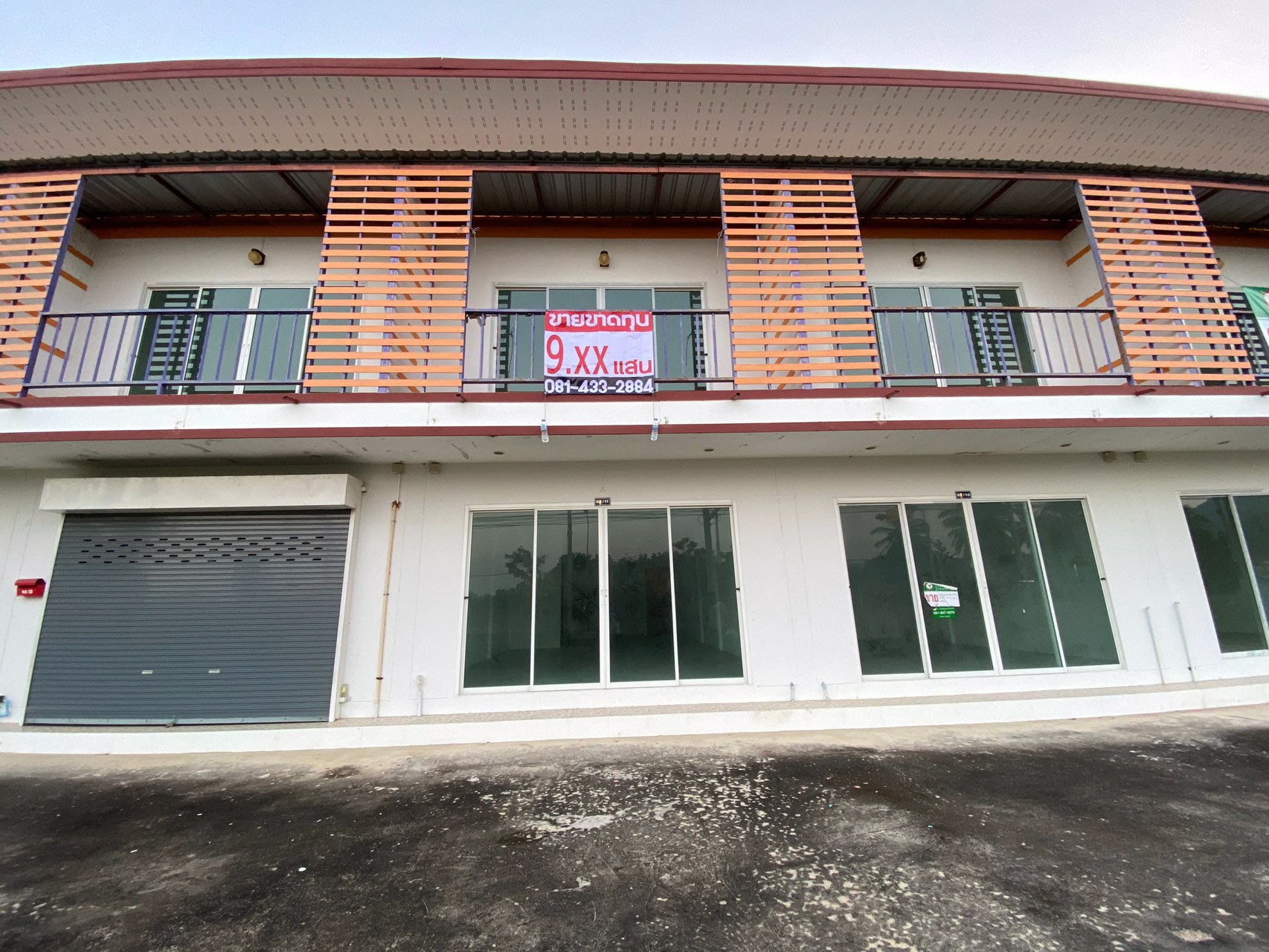 ขายตึกใหม่-ริมถนนพุหวาย-ชะอำ-ทำเลดีมาก-กู้เต็ม