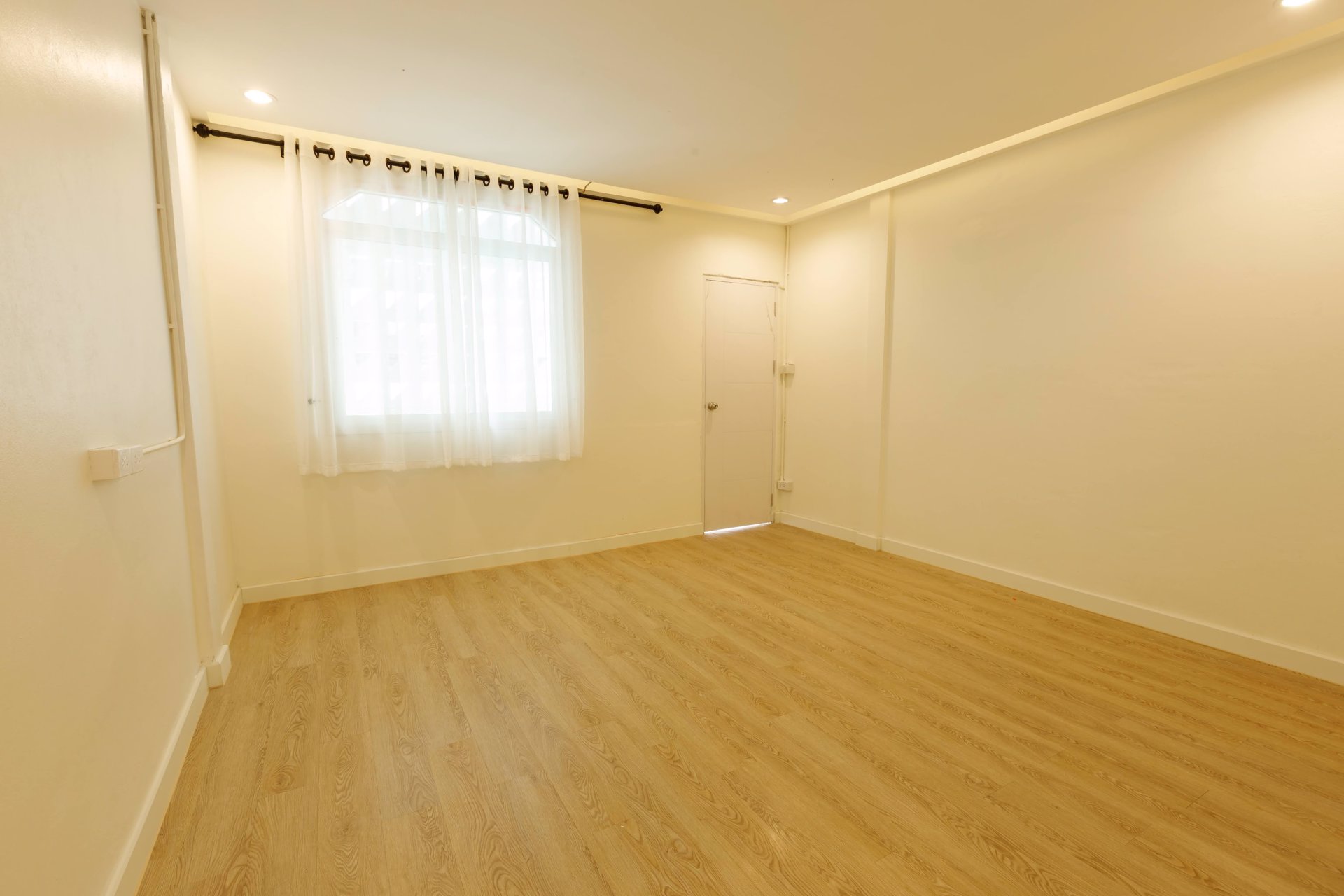 บ้านทาวน์โฮม-รีโนเวท-ใหม่-2-ห้องนอน-2-ห้องน้ำ