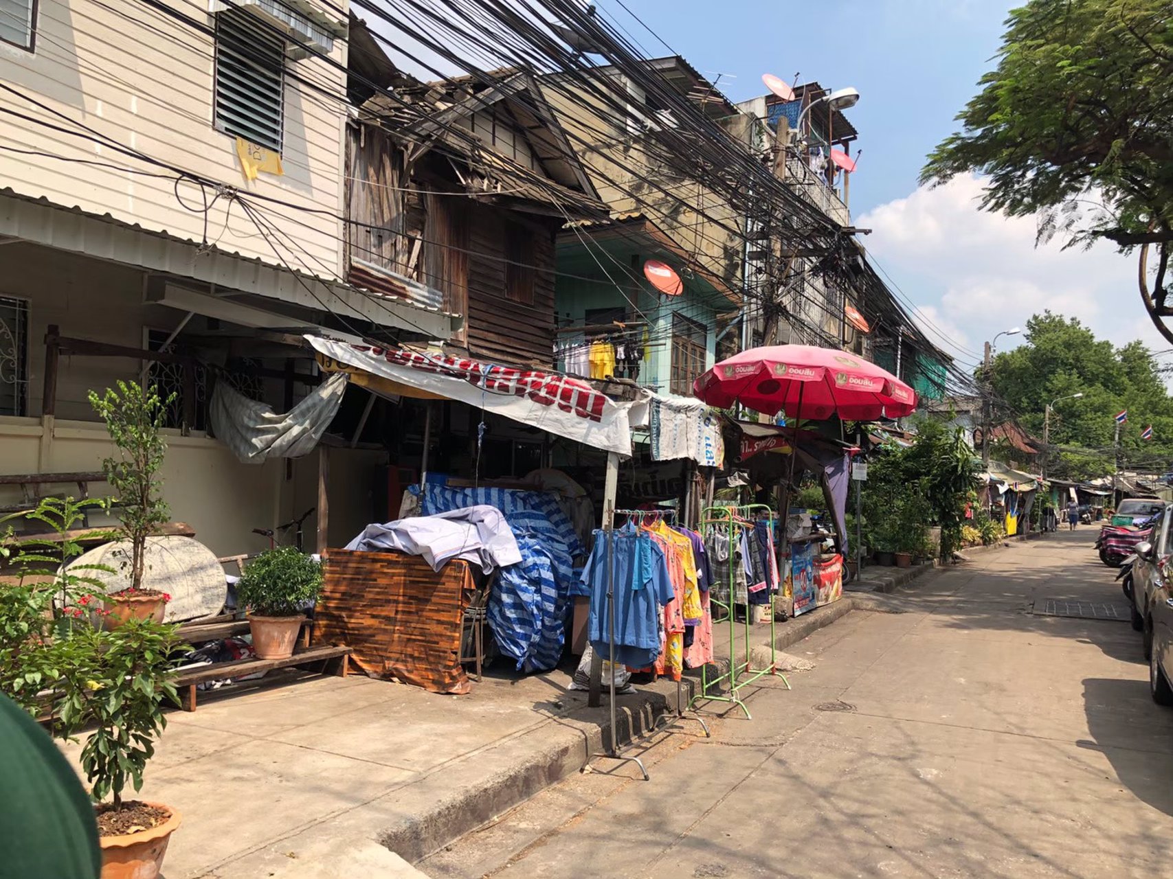 บ้านพร้อมที่ดิน-ทำเลสวย-ริมคลองบางลำพู-เห็นวิวภูเขาทอง-อยู่ในเขตพระนคร-ไม่ไกลจากสถานีรถไฟฟ้า