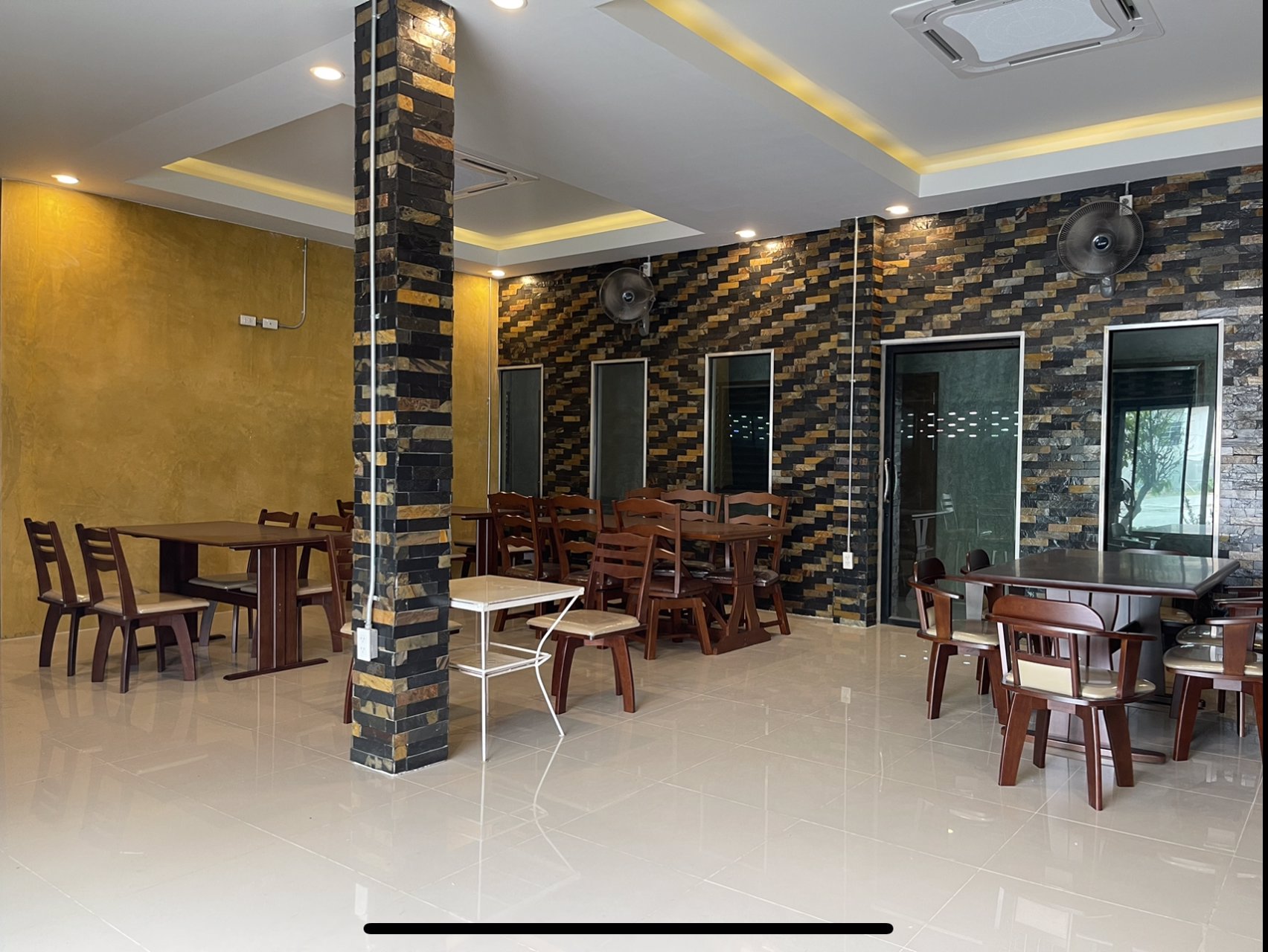 ให้เช่าสถานที่ทำร้านอาหาร-hostel-spa