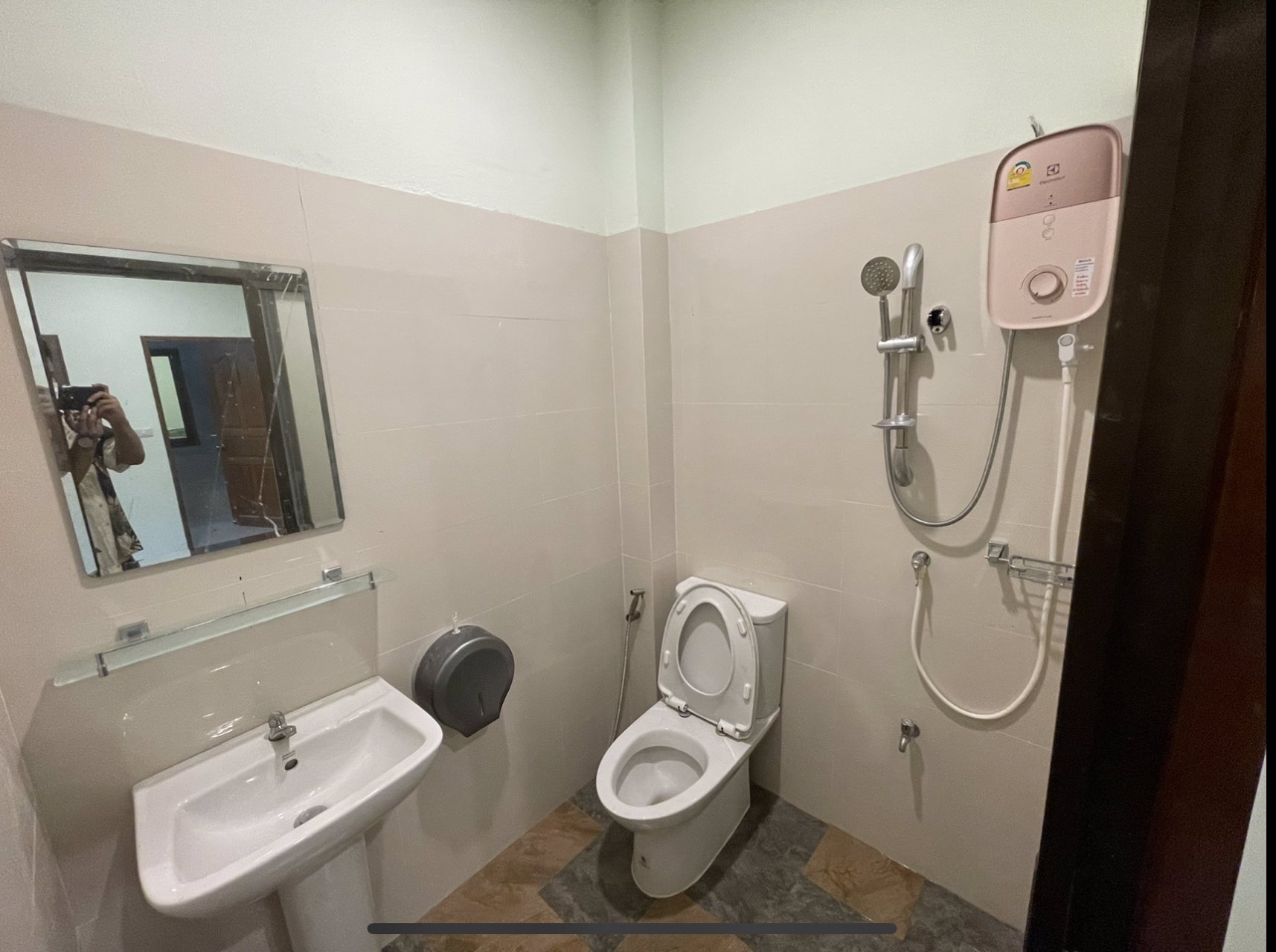 ให้เช่าสถานที่ทำร้านอาหาร-hostel-spa