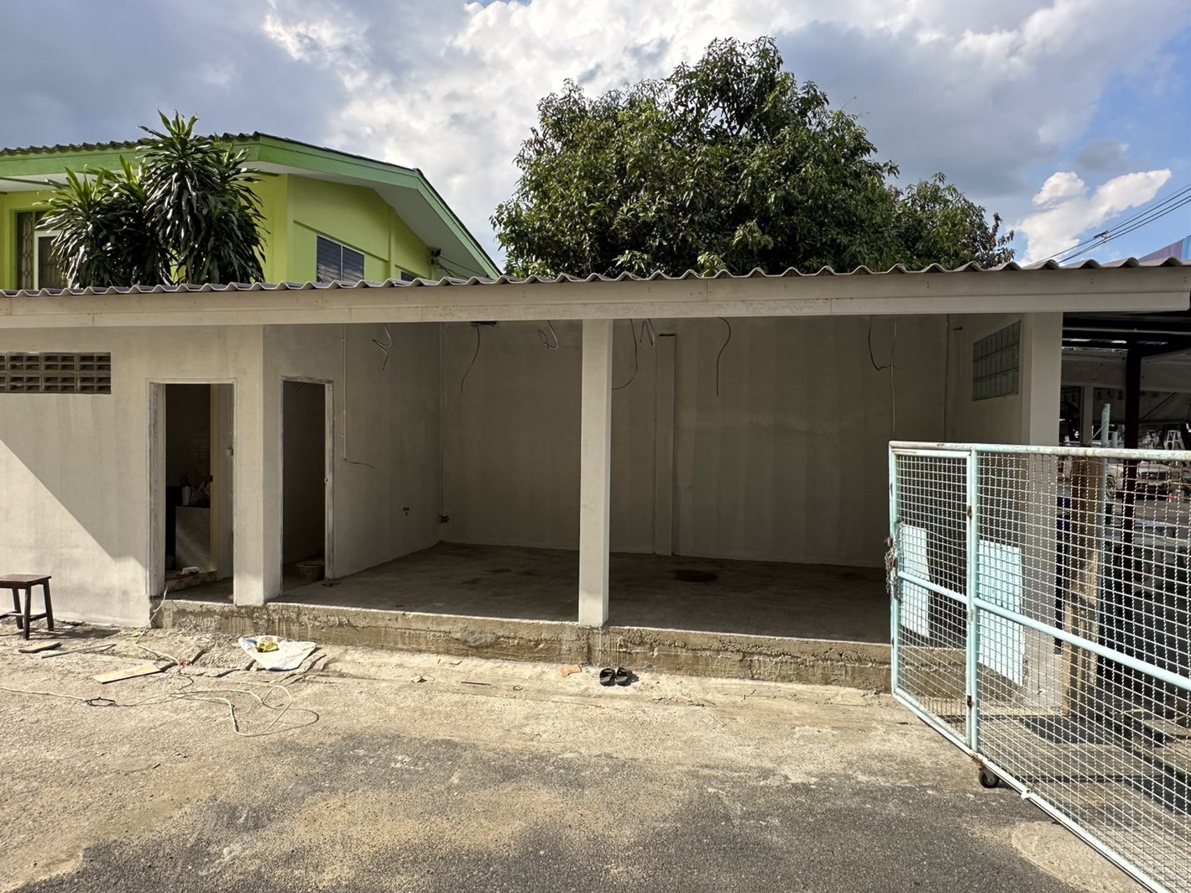 มีพื้นที่ให้เช่าทำร้านโตเกียวร้านกาแฟเล็กๆหน้าอพาร์ทเม้นจากปากซอยจรัลสนิทวงศ์37-แค่50-เมตร