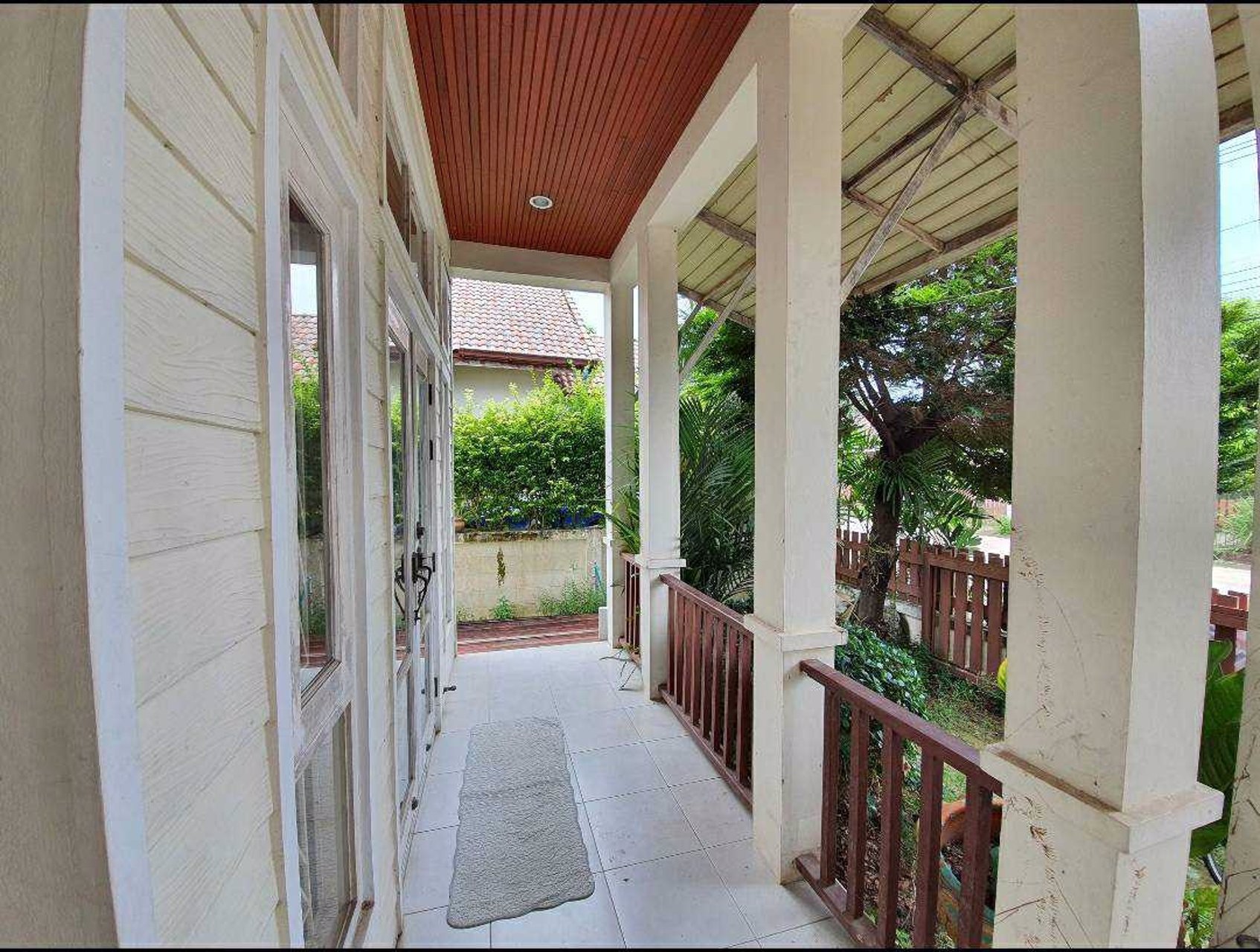 ขายและให้เช่า-บ้านเดี่ยว-ชั้นเดียว-72-ตารางวา-หมู่บ้านเพชรรัตน์เลควิลล์-เมือง-ระยอง