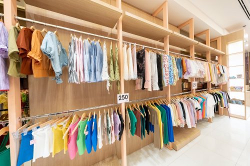 เซ้ง-ร้านเสื้อผ้า-แฟชั่นผู้หญิง-เซ็นทรัลพลาซ่า-นครศรีธรรมราช