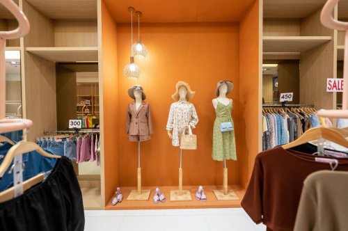 เซ้ง-ร้านเสื้อผ้า-แฟชั่นผู้หญิง-เซ็นทรัลพลาซ่า-นครศรีธรรมราช