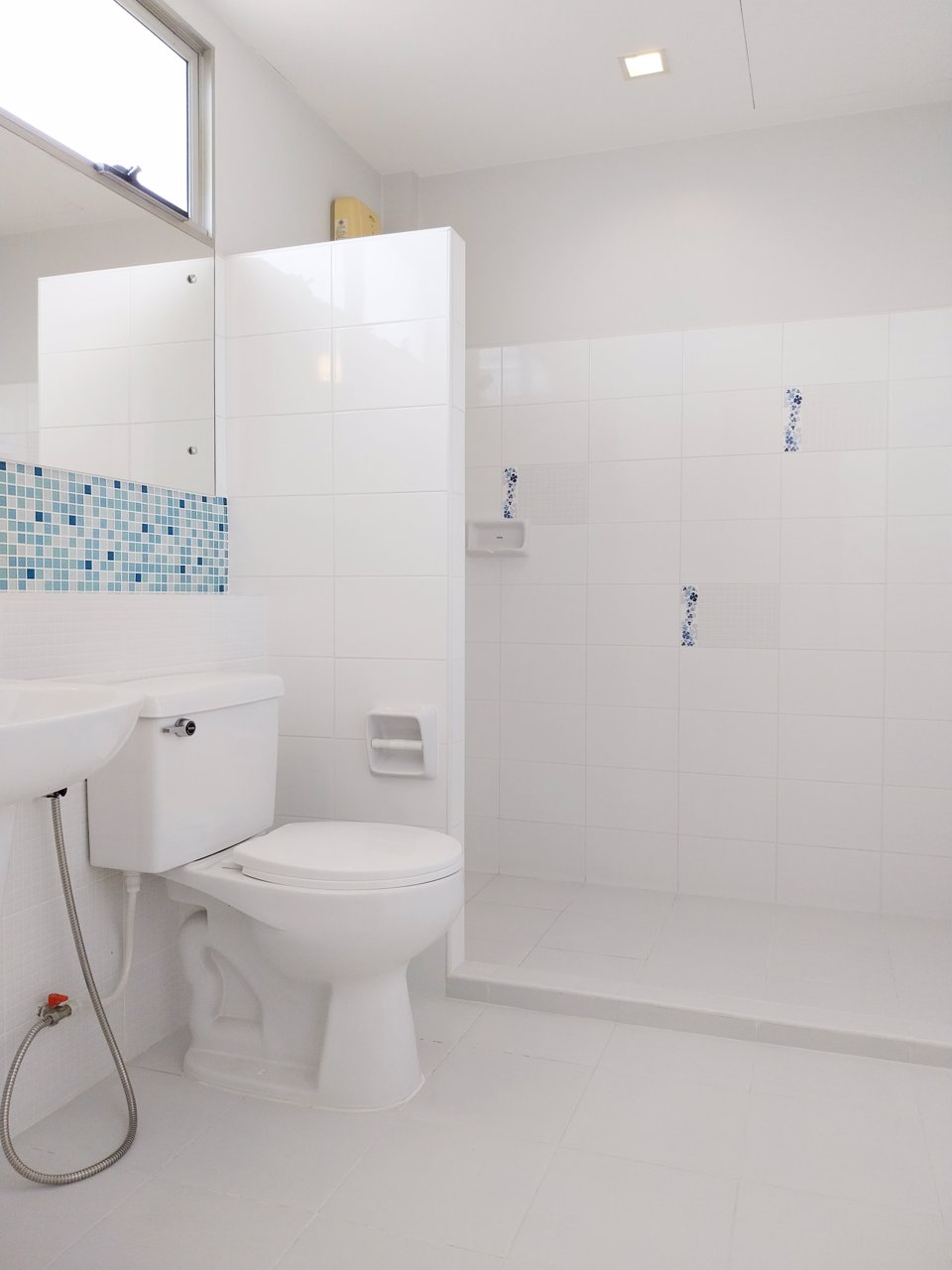 ขายทาวน์โฮม3ชั้น-หมู่บ้าน-บ้านใหม่-เทพารักษ์-ติดถนนใหญ๋-แปลงหัวมุม-หน้ากว้าง-เพื่อนบ้านนิสัยดี