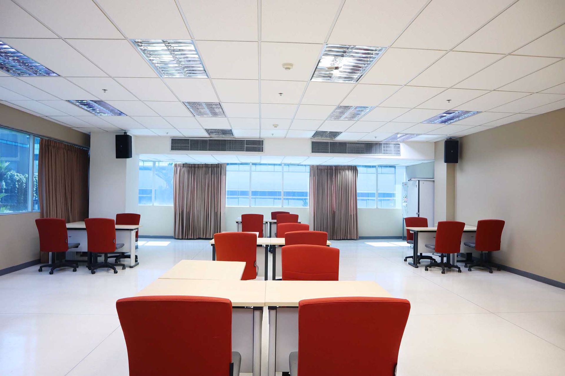 ออฟฟิศให้เช่า-ในโรงแรมเซ็นทรา-บายเซ็นทาราศูนย์ราชการและคอนเวนชันเซ็นเตอร์-แจ้งวัฒนะ