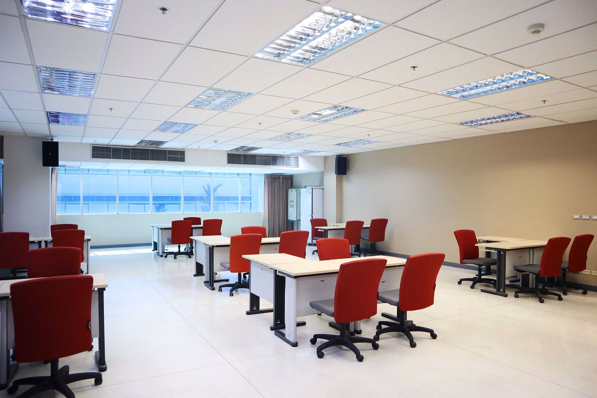 ออฟฟิศให้เช่า-ในโรงแรมเซ็นทรา-บายเซ็นทาราศูนย์ราชการและคอนเวนชันเซ็นเตอร์-แจ้งวัฒนะ