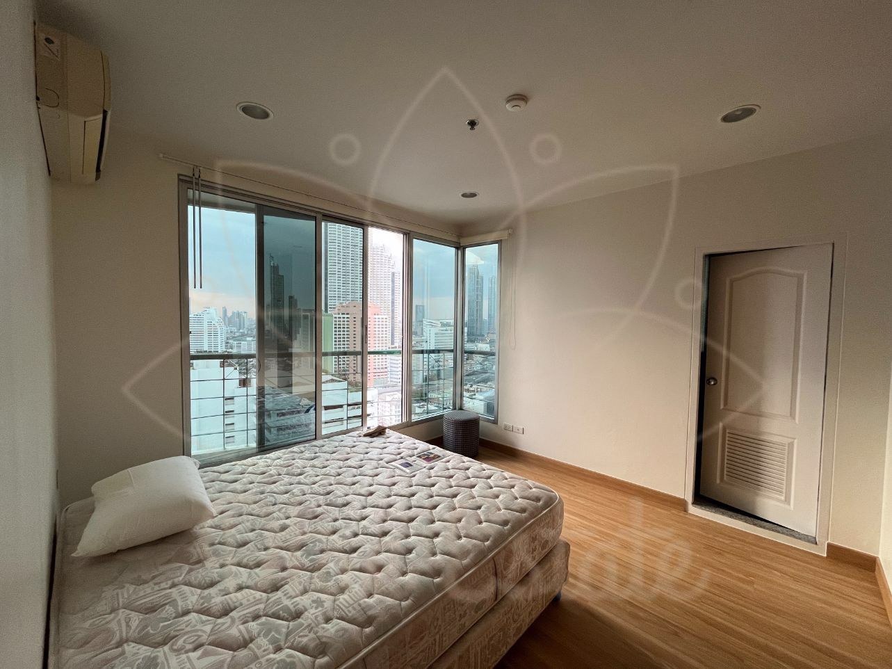 เช่า-ขาย-คอนโด-สาทรเฮ้าส์-sathon-house-ติดbtsสุรศักดิ์-2-ห้องนอน-2-ห้องน้ำ-1-ที่จอดรถfixed