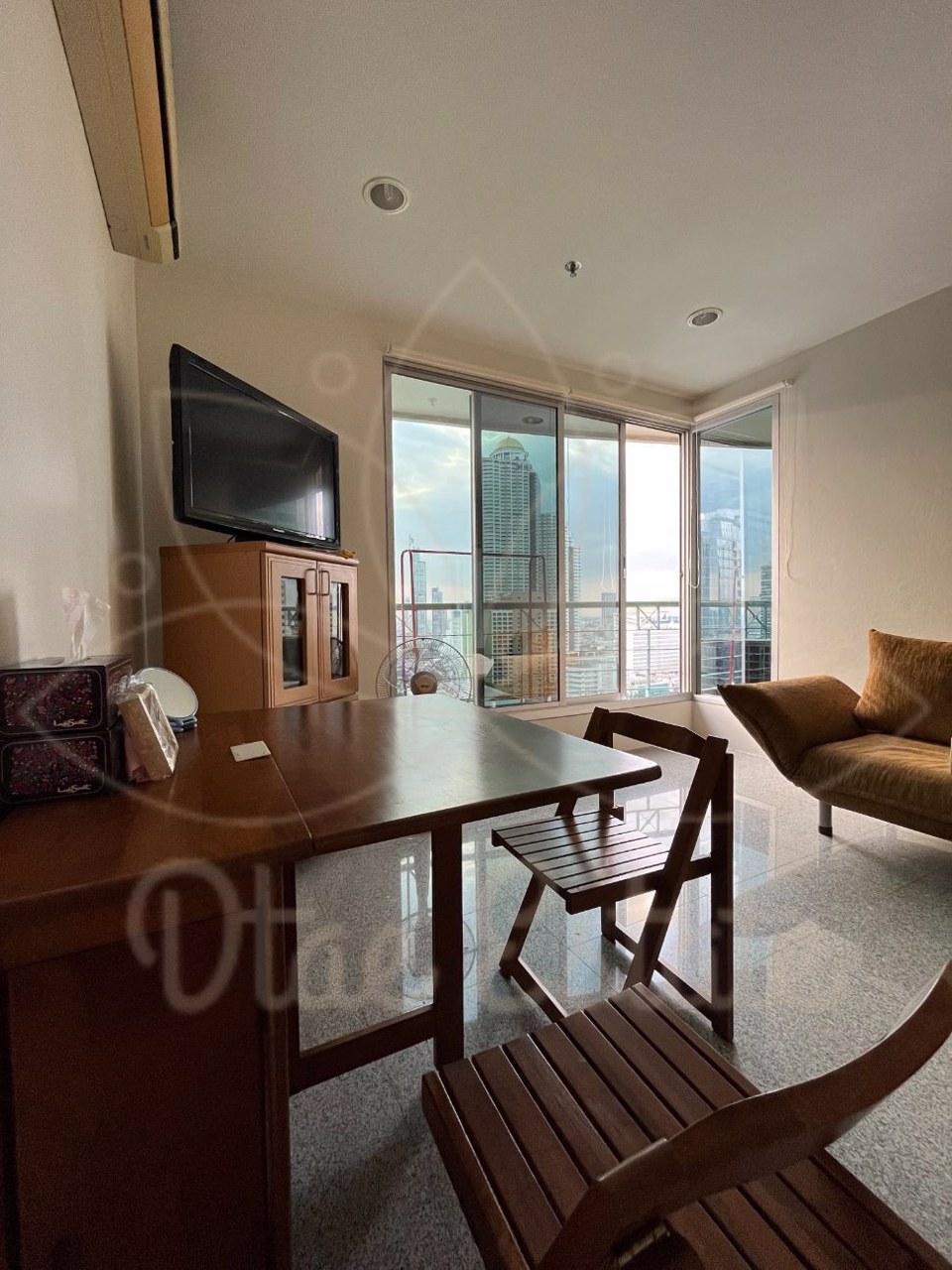 เช่า-ขาย-คอนโด-สาทรเฮ้าส์-sathon-house-ติดbtsสุรศักดิ์-2-ห้องนอน-2-ห้องน้ำ-1-ที่จอดรถfixed