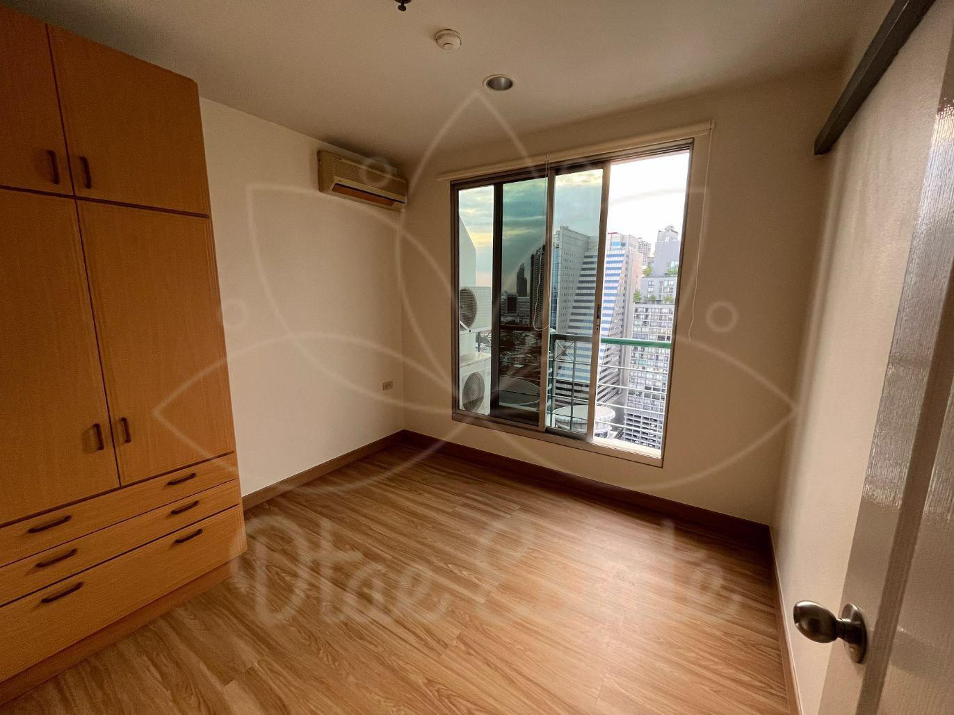 เช่า-ขาย-คอนโด-สาทรเฮ้าส์-sathon-house-ติดbtsสุรศักดิ์-2-ห้องนอน-2-ห้องน้ำ-1-ที่จอดรถfixed