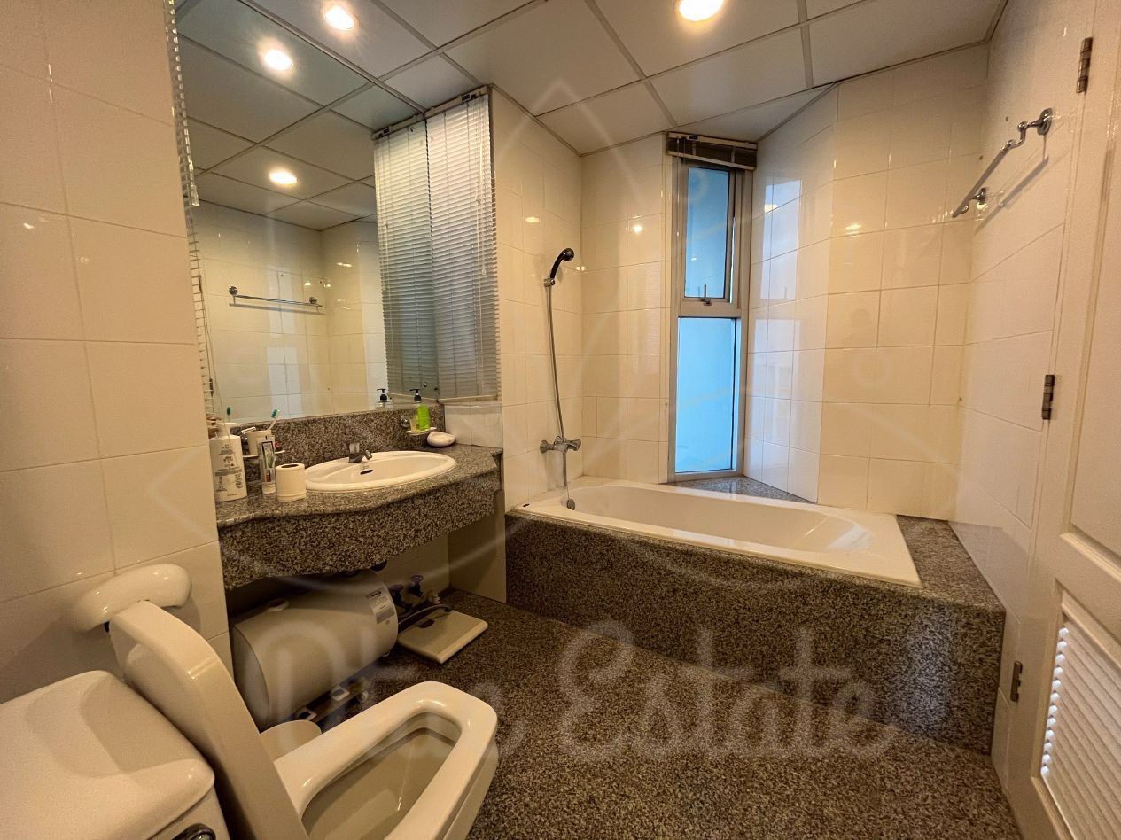 เช่า-ขาย-คอนโด-สาทรเฮ้าส์-sathon-house-ติดbtsสุรศักดิ์-2-ห้องนอน-2-ห้องน้ำ-1-ที่จอดรถfixed