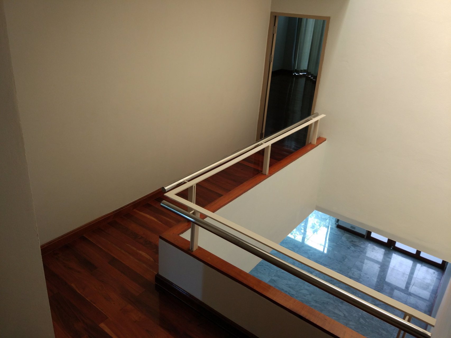 บ้านทาวน์โฮมแต่งโมเดิน-ซอยลาดพร้าว41-เดิน-6-นาทีถึงปากซอย-สถานีภาวนาโมโนเรลสีเหลือง