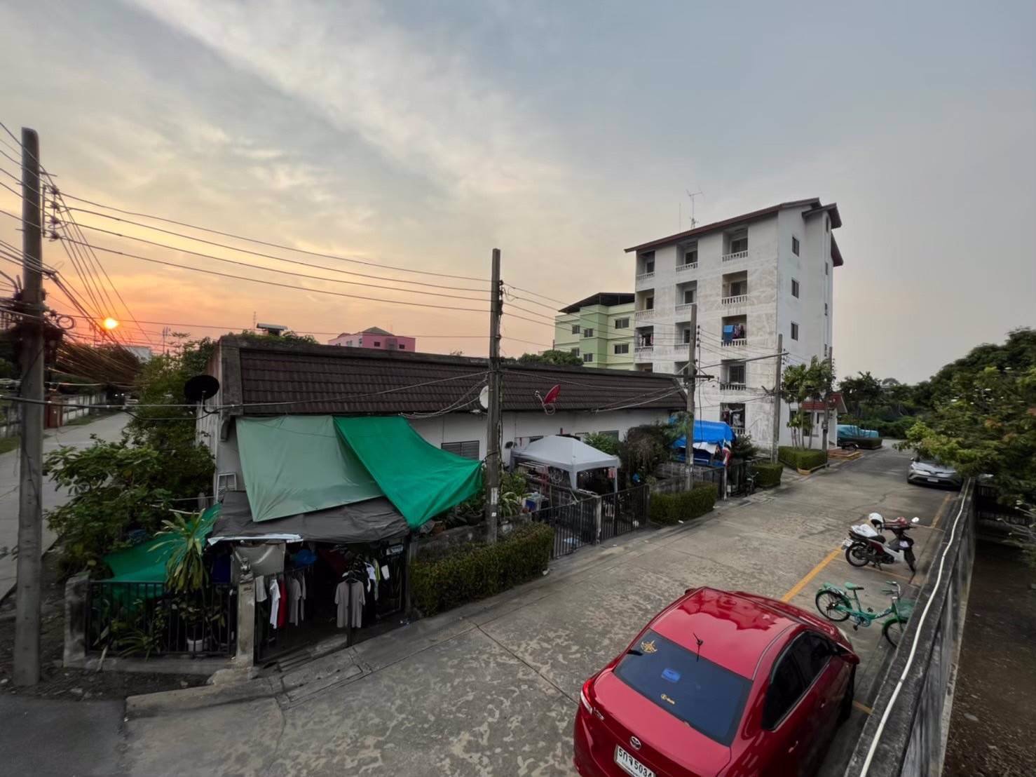 ขายที่ดินพร้อมสิ่งปลูกสร้าง-ผังเมืองสีแดง