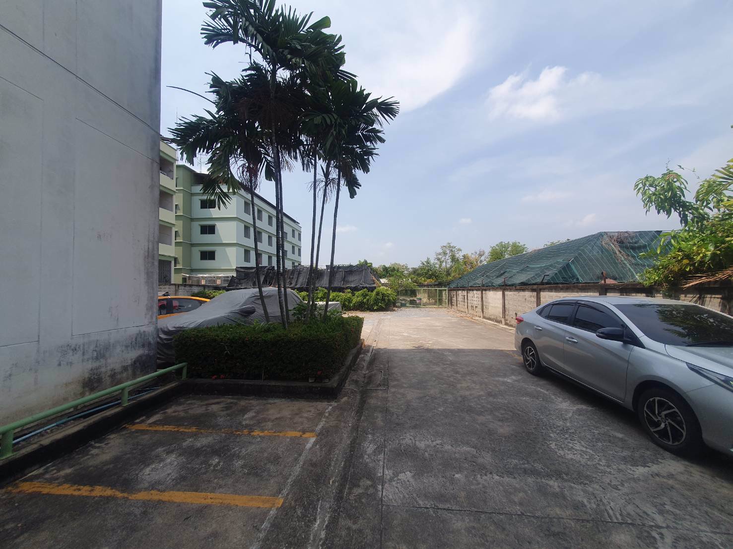 ขายที่ดินพร้อมสิ่งปลูกสร้าง-ผังเมืองสีแดง