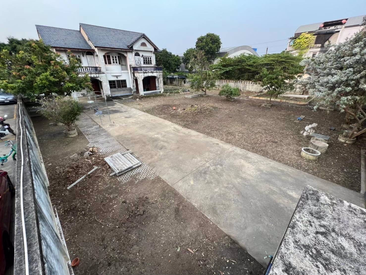 ขายที่ดินพร้อมสิ่งปลูกสร้าง-ผังเมืองสีแดง