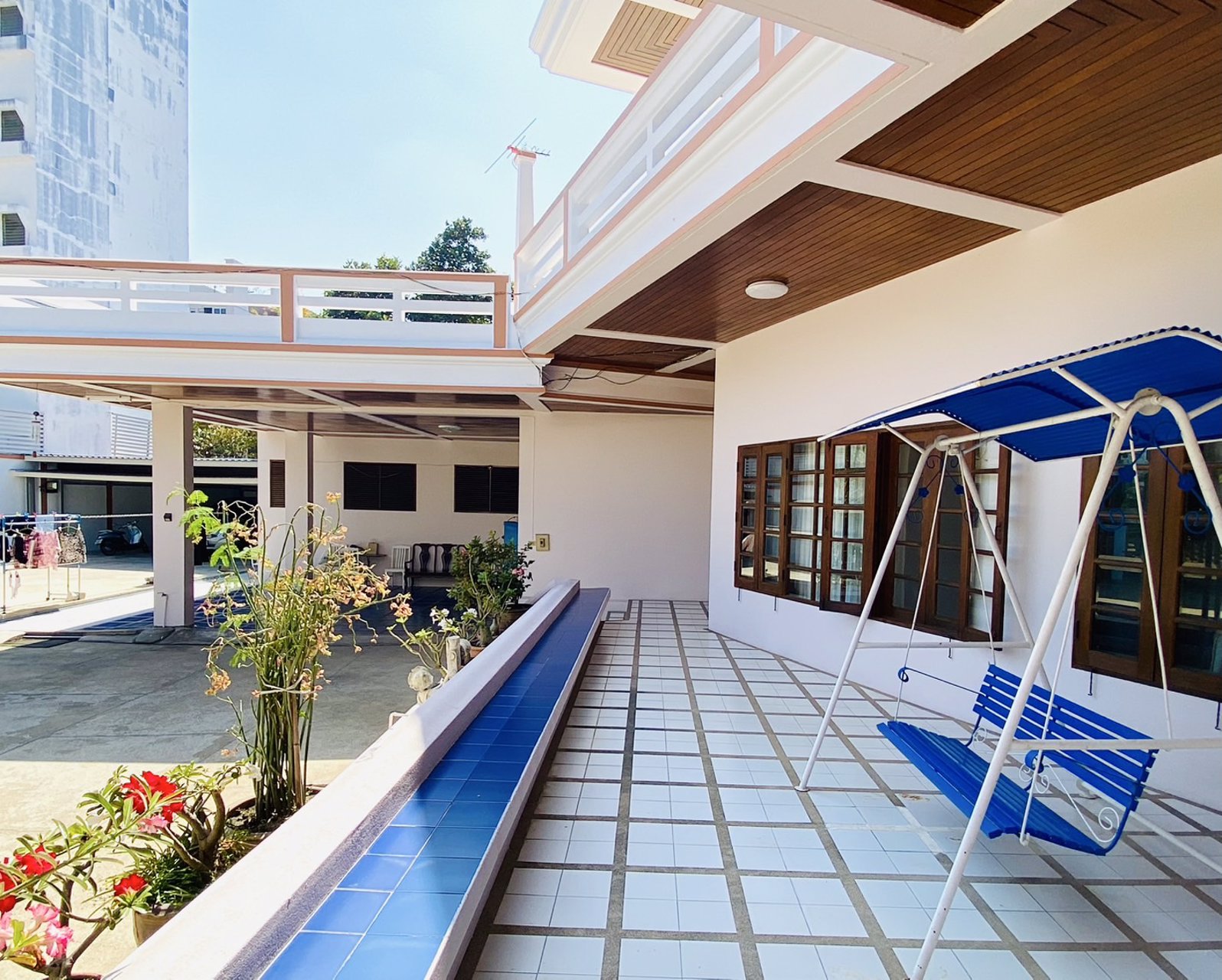 ขายบ้านเดี่ยว-2-ชั้น-เนื้อที่-610-ตรว-พื้นที่ใช้สอยกว่า-1500-ตรม-ตกแต่งด้วยไม้สักทั้งหลัง-ใกล้-สน