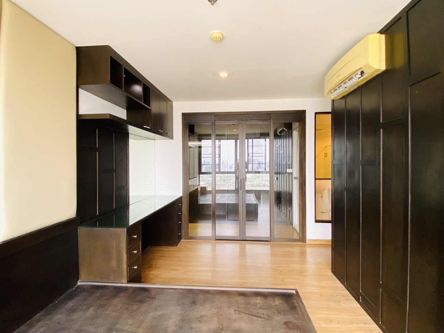 ขายต่ำกว่าราคาตลาด-และราคาประเมิน-คอนโด-the-tree-interchange-ใกล้-mrt-บางโพ-ห้อง-2-bed-ขนาด-75-ตรม