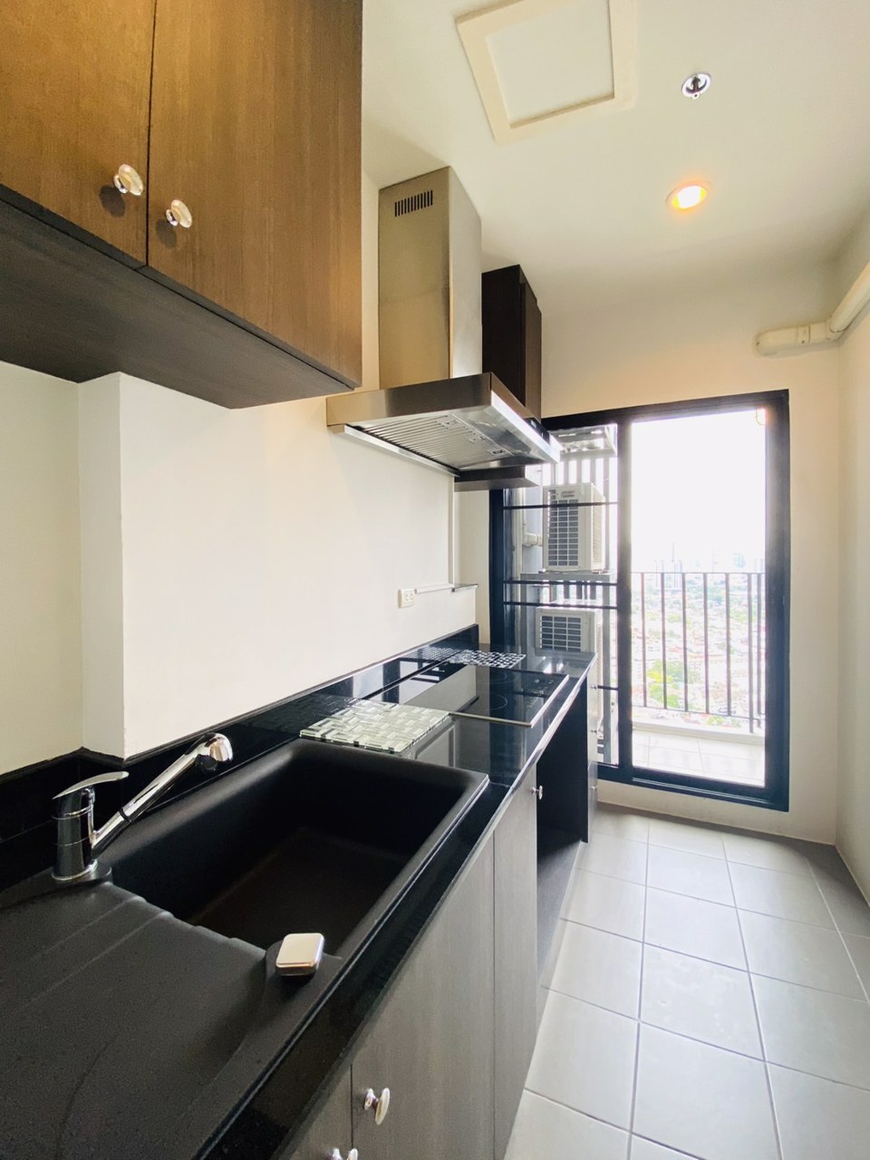 ขายต่ำกว่าราคาตลาด-และราคาประเมิน-คอนโด-the-tree-interchange-ใกล้-mrt-บางโพ-ห้อง-2-bed-ขนาด-75-ตรม