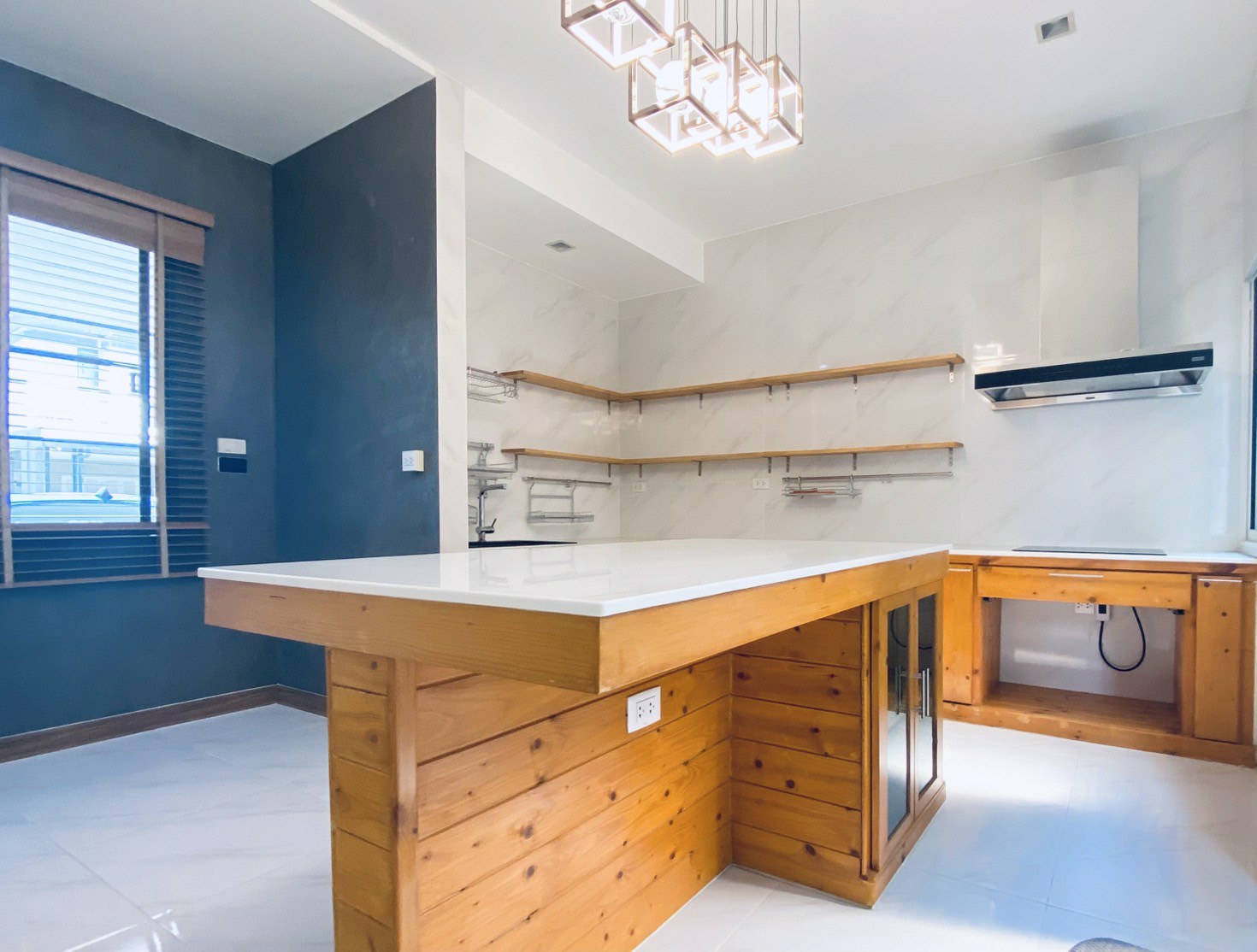 ขายบ้านเดี่ยว-สไตล์-luxury-nordic-บางกอกบูเลอวาร์ด-พระราม-9-ขนาด-693-ตรวหลังริม-บ้านเปล่า-สภาพดี-ร