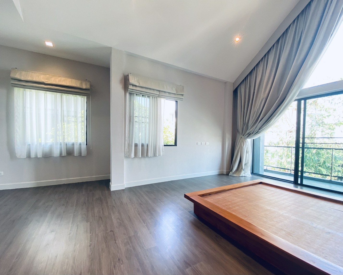 ขายบ้านเดี่ยว-สไตล์-luxury-nordic-บางกอกบูเลอวาร์ด-พระราม-9-ขนาด-693-ตรวหลังริม-บ้านเปล่า-สภาพดี-ร