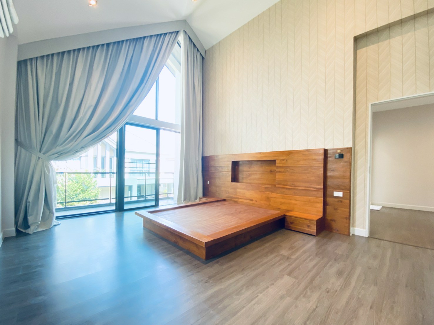 ขายบ้านเดี่ยว-สไตล์-luxury-nordic-บางกอกบูเลอวาร์ด-พระราม-9-ขนาด-693-ตรวหลังริม-บ้านเปล่า-สภาพดี-ร